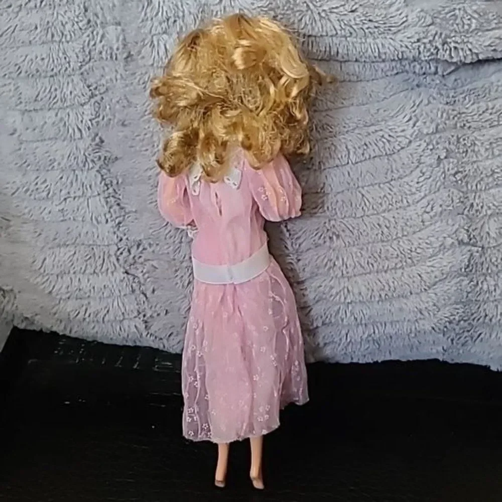 Vintage Mattel 1986 Barbie The Heart Family Mom Doll Brunette Pink Dress